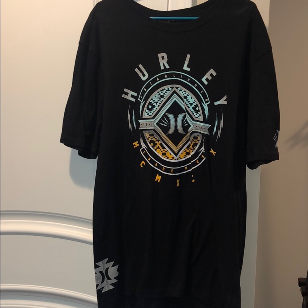 ! Men’s Hurley shirt like new
